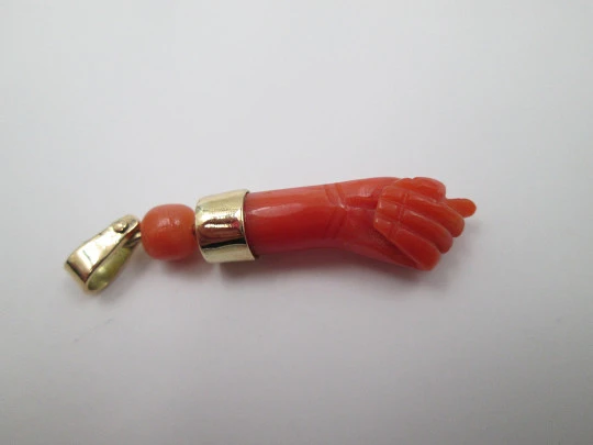 Figa / higa big pendant. Red hand. 18k gold & coral. Amulet. Spain. 1940's