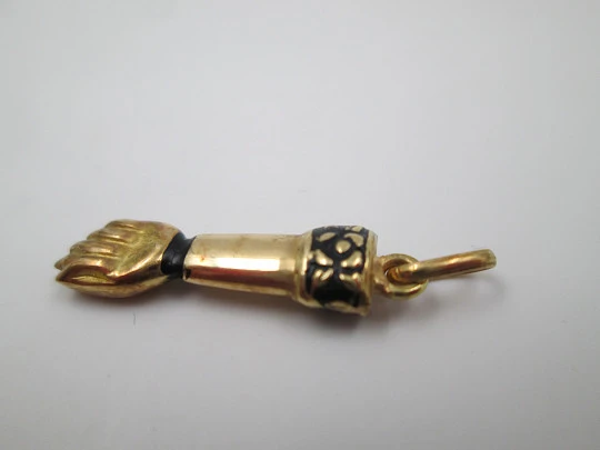 Figa / higa hand pendant. 18k gold. Geometric ornaments & black enamel