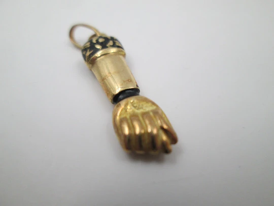 Figa / higa hand pendant. 18k gold. Geometric ornaments & black enamel