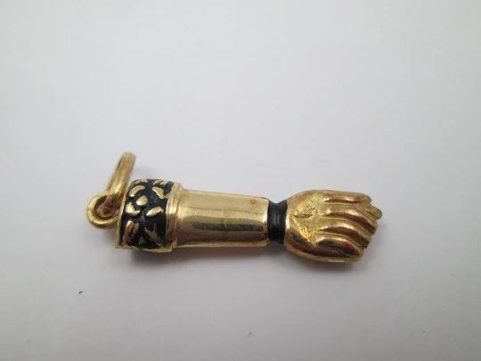 Figa / higa hand pendant. 18k gold. Geometric ornaments & black enamel
