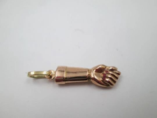 Figa / higa hand women's pendant. 18 karat yellow gold. Red enamel nails. 1950's