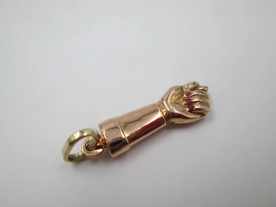 Figa / higa hand women's pendant. 18 karat yellow gold. Red enamel nails. 1950's