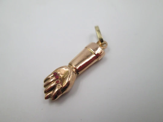 Figa / higa hand women's pendant. 18 karat yellow gold. Red enamel nails. 1950's