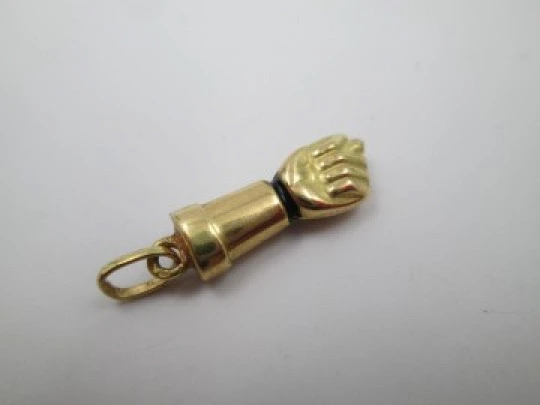 Figa / higa ladie's hand pendant. 18 karat yellow gold and black enamel. 1950's