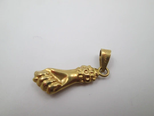 Figa / higa ladie's hand pendant. 18 karat yellow gold. Geometric ornaments. 1950's