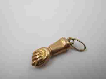 Figa / higa ladie's hand pendant. 18 karat yellow gold. Ring. 1950's. Spain