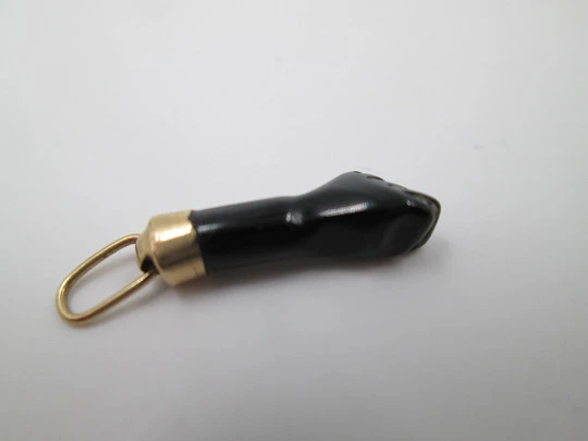 Figa / higa pendant. Black hand. 18 karat gold and jet. Amulet. Spain