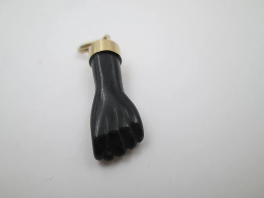 Figa / higa pendant. Black hand. 18 karat yellow gold and yet. Amulet. Spain