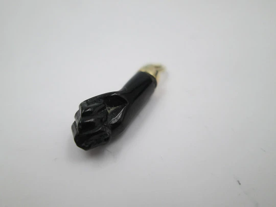 Figa / higa regional pendant. Black hand. 18k gold and jet. Spanish amulet. 1980's