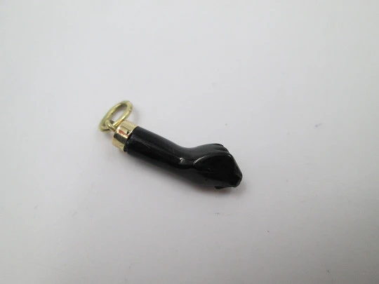 Figa / higa regional pendant. Black hand. 18k gold and jet. Spanish amulet. 1980's