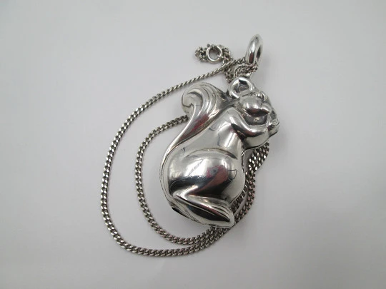 Figurative baby rattle with chain. Sterling silver. Squirrel shape. Pedro Durán. 1990's