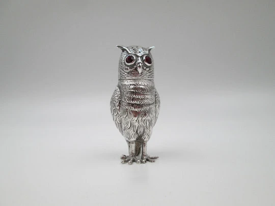 Figurative salt shaker for table service. Sterling silver. Owl shape. 1980's. Europe Figurative salt shaker for table service. Sterling silver. Owl shape. 1980's. Europe