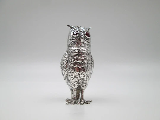 Figurative salt shaker for table service. Sterling silver. Owl shape. 1980's. Europe Figurative salt shaker for table service. Sterling silver. Owl shape. 1980's. Europe