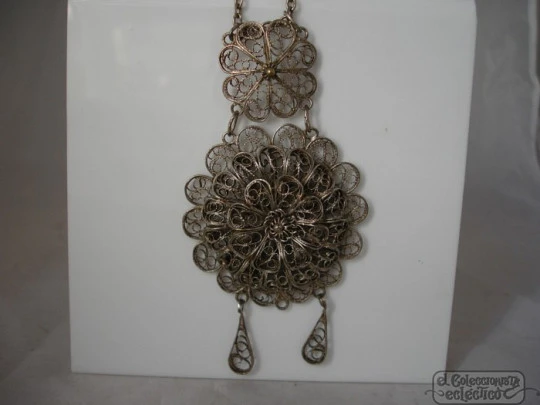 Filigree necklace pendant. Rosettes & tears. Sterling silver. 1910's. Chain