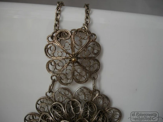 Filigree necklace pendant. Rosettes & tears. Sterling silver. 1910's. Chain