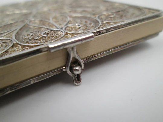 Filigree notebook. Sterling silver. 1970's. Vegetable motifs. Tab clasp