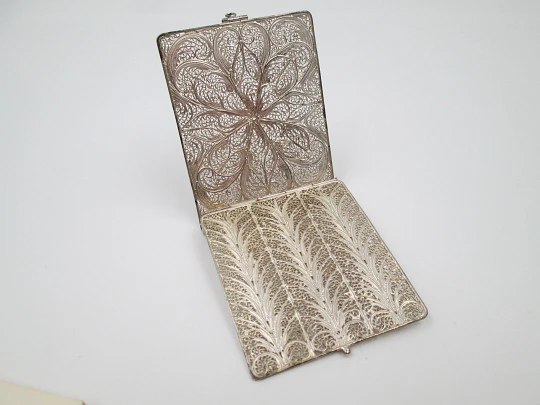 Filigree notebook. Sterling silver. 1970's. Vegetable motifs. Tab clasp