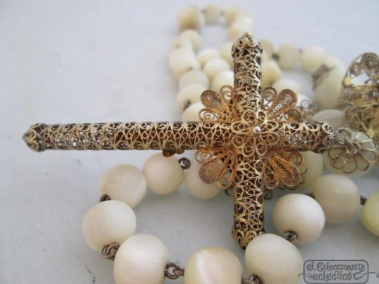 Filigree rosary. Nacre and silver vermeil. Cross openwork. Spain
