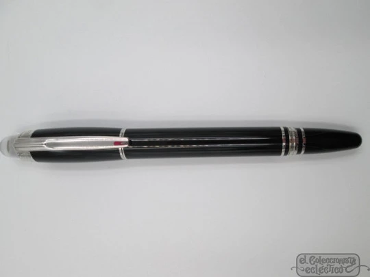 Fineliner Montblanc StarWalker. Resina negra y detalles platinados. Estuche