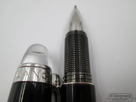 Fineliner Montblanc StarWalker. Resina negra y detalles platinados. Estuche