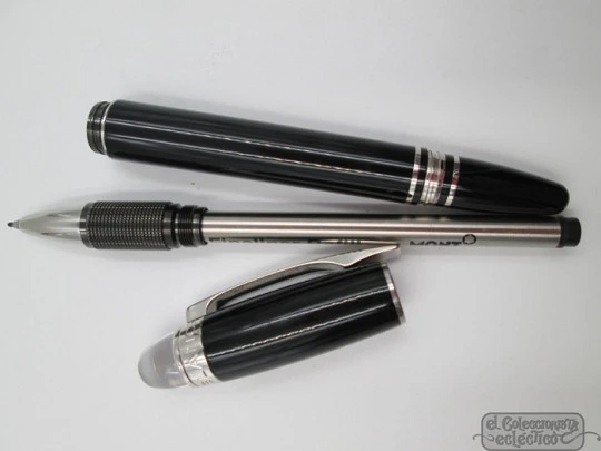 Fineliner Montblanc StarWalker. Resina negra y detalles platinados. Estuche