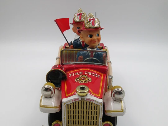 Fire truck toy. Lithographed tinplate. Battery operated. Nomura / Showa (Japan). 1950's