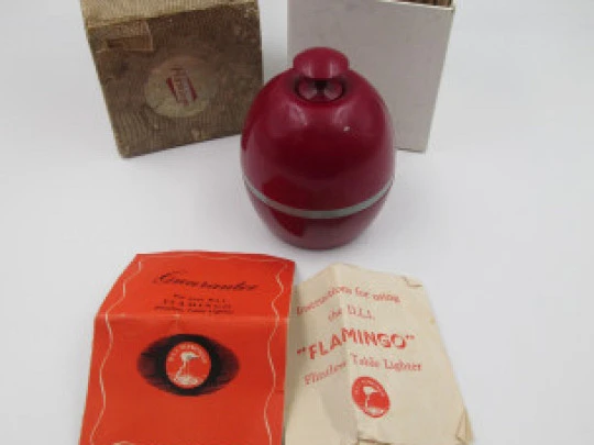 Flamingo (Dorset Light Industries) electromatch bakelite table lighter. 1950's