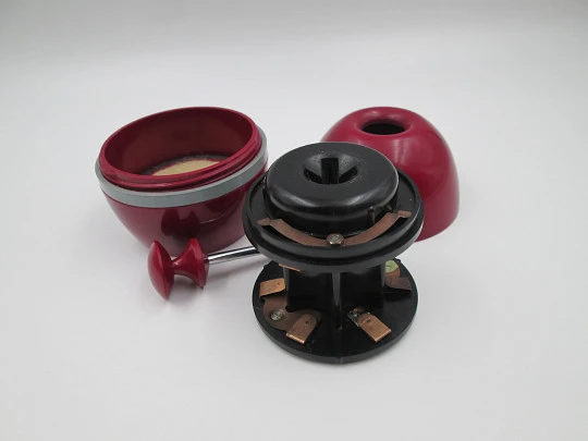 Flamingo (Dorset Light Industries) electromatch bakelite table lighter. 1950's