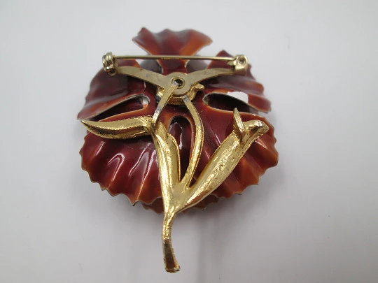 Flower brooch. Golden metal, brown enamel and fantasy stones. 1960's