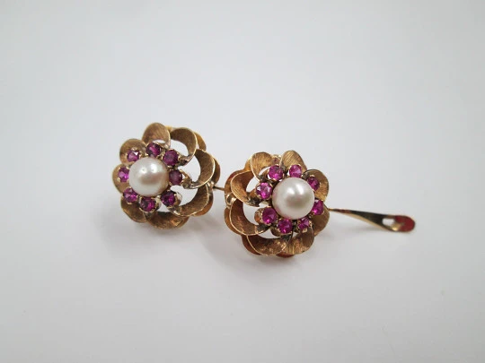 Flower earrings. 18 karat yellow gold, rubies and pearl. Circa 2000