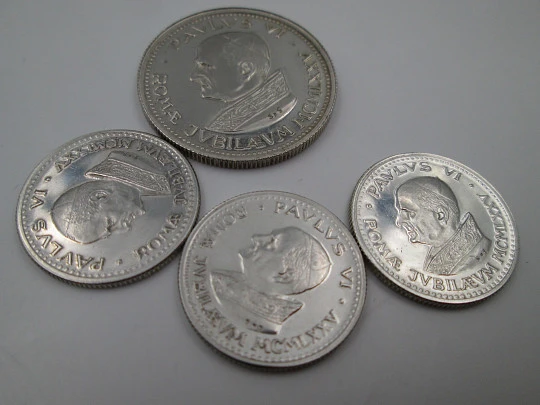 Four religious coins boxed. 925 sterling silver. Holy Year 1975. Pope Paul VI bust. Italy