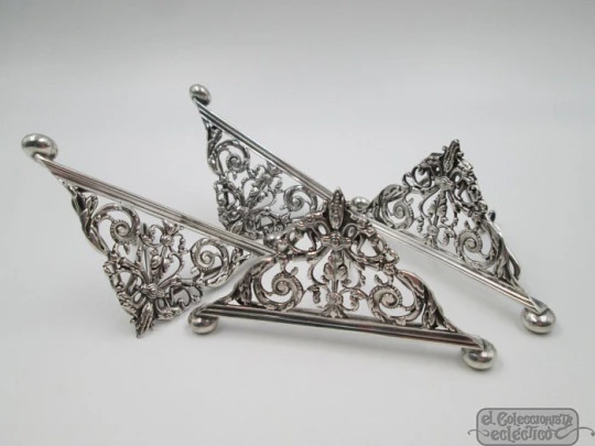 Four table place card holders. Silver plated. 1940's. UK. Openwork