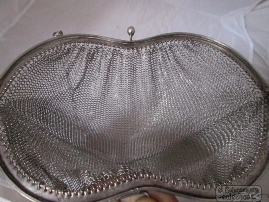 French bag. Silver mesh. Chain. 19th century. Curve clutch frame 