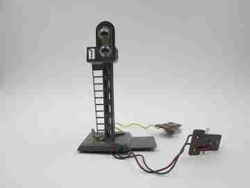 G.M.P. Paris colour light signal post Scientific toys. Scale trains. 1950's
