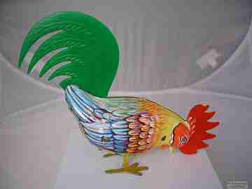 Gallo. Hojalata litografiada. Años 60. Alemania. Cuerda. Köhler