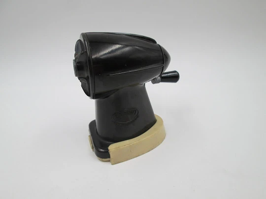 Garant III mechanical pencil sharpener. Brown bakelite. 1940S