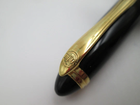 Geha 605. Black celluloid & gold plated. 14K nib. 1955. Reservetank. Germany