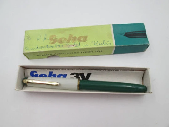 Geha 703 fountain pen. Green and grey plastic. Gold plated details. Box. 1970's. Germany