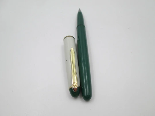 Geha 703 fountain pen. Green and grey plastic. Gold plated details. Box. 1970's. Germany