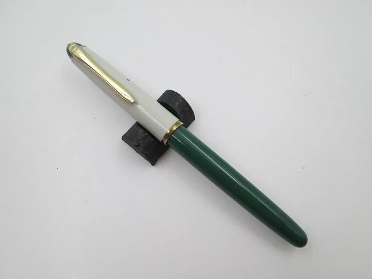 Geha 703 fountain pen. Green and grey plastic. Gold plated details. Box. 1970's. Germany