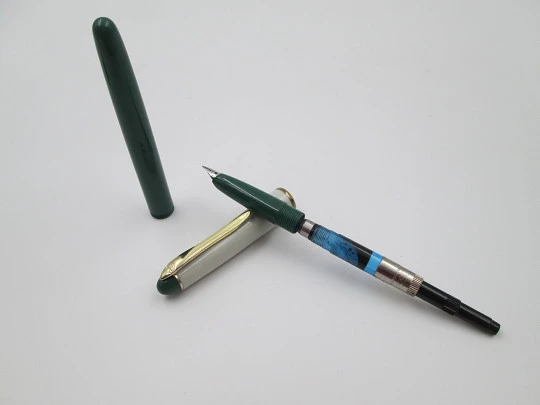 Geha 703 fountain pen. Green and grey plastic. Gold plated details. Box. 1970's. Germany