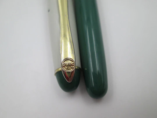 Geha 703 fountain pen. Green and grey plastic. Gold plated details. Box. 1970's. Germany