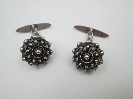 Gemelos para caballero. Plata de ley 925. Motivos de botón charro. España. 1990