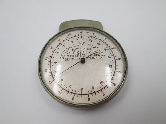 Geneva lens measure. Nickel-plated metal. 1920's. Swiss made