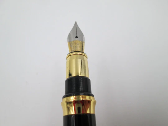 Genius Da Vinci. Black lacquer & gold plated. Converter. Bitone nib. Germany. 2000's