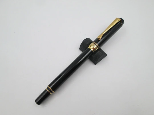 Genius Da Vinci. Black lacquer & gold plated. Converter. Bitone nib. Germany. 2000's