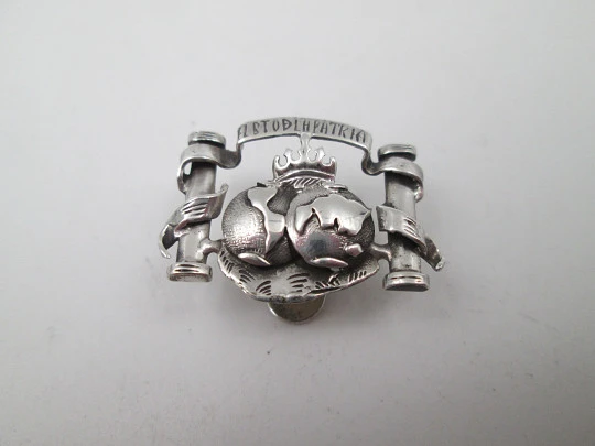 Gentleman openwork lapel emblem. Sterling silver. Royal columnar motif. Spain. 1980's