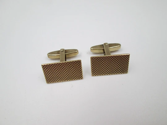 Gentleman's cufflinks. 8 karat yellow gold. Diamond pattern. Germany. 1970's Gentleman's cufflinks. 8 karat yellow gold. Diamond pattern. Germany. 1970's