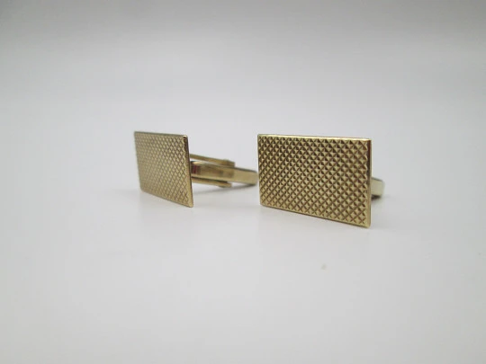 Gentleman's cufflinks. 8 karat yellow gold. Diamond pattern. Germany. 1970's Gentleman's cufflinks. 8 karat yellow gold. Diamond pattern. Germany. 1970's