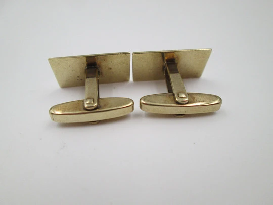 Gentleman's cufflinks. 8 karat yellow gold. Diamond pattern. Germany. 1970's Gentleman's cufflinks. 8 karat yellow gold. Diamond pattern. Germany. 1970's